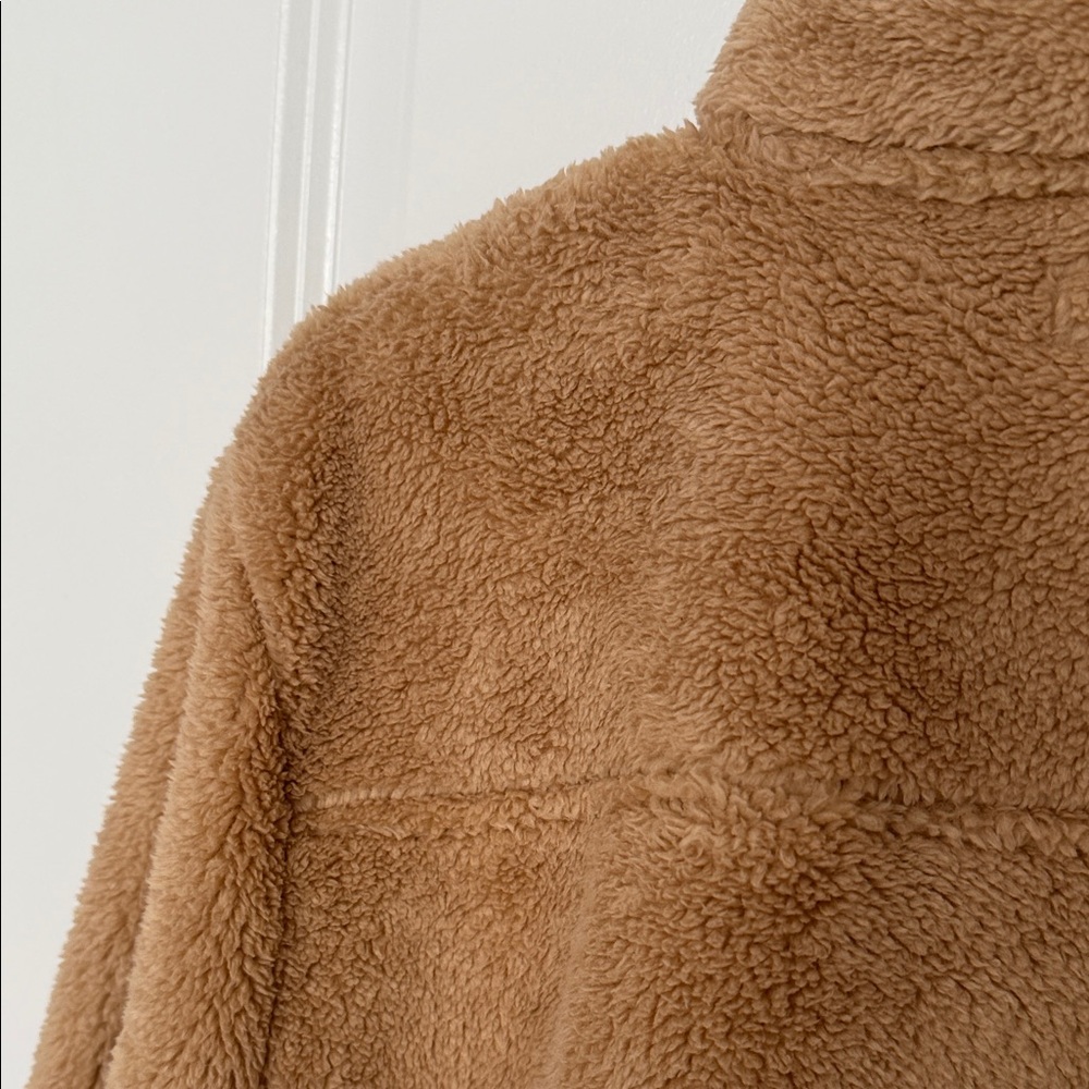 Vineyard Vines Tan Fleece quarter zip - Picture 16 of 16